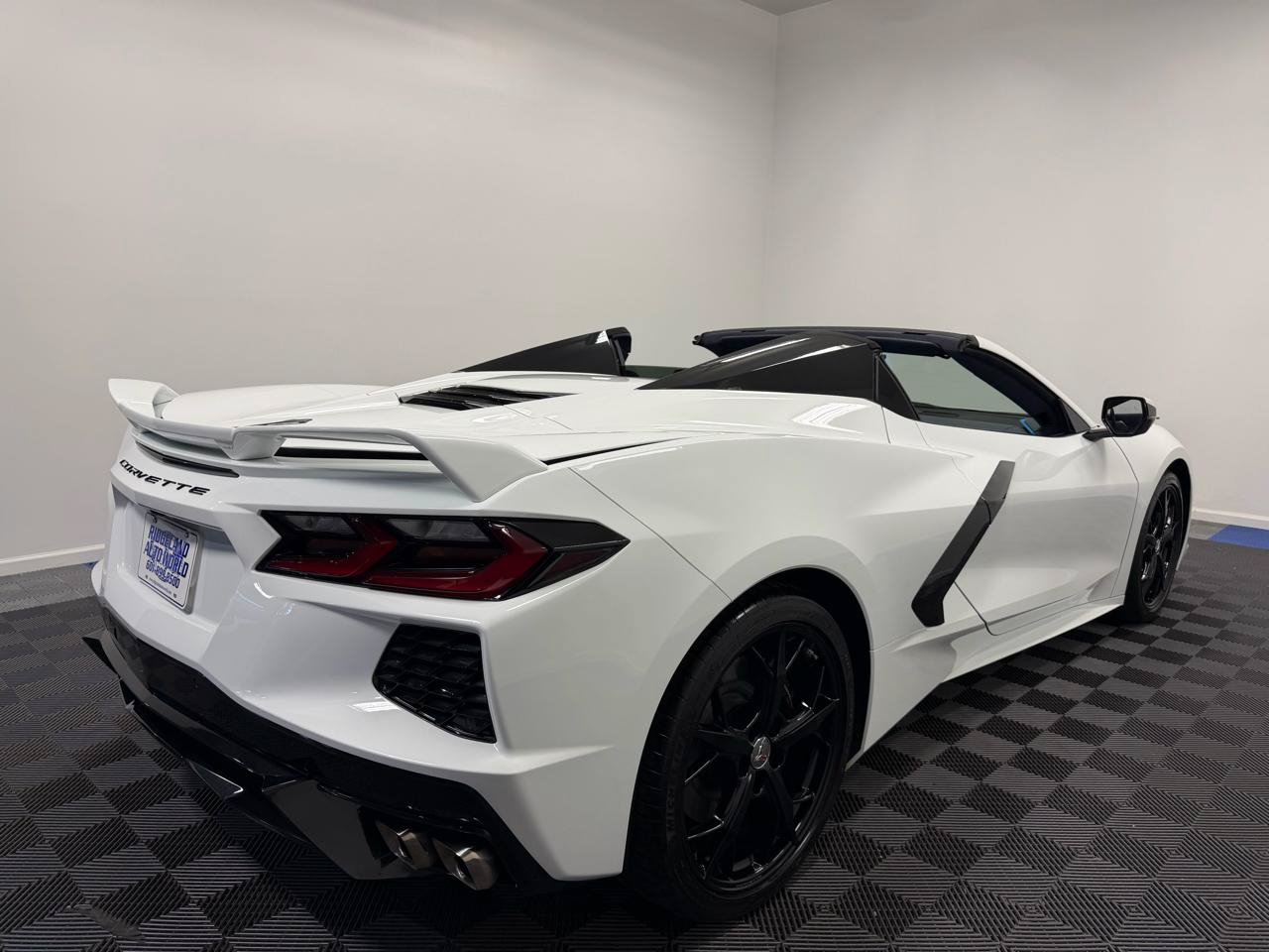 Used 2022 Chevrolet Corvette Stingray Premium Conv w/ Z51 Performance Package RWD image 10