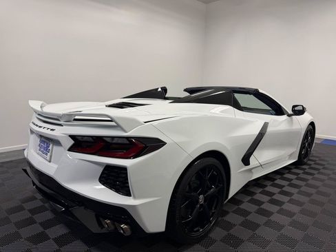 Used 2022 Chevrolet Corvette Stingray Premium Conv w/ Z51 Performance Package RWD image 10