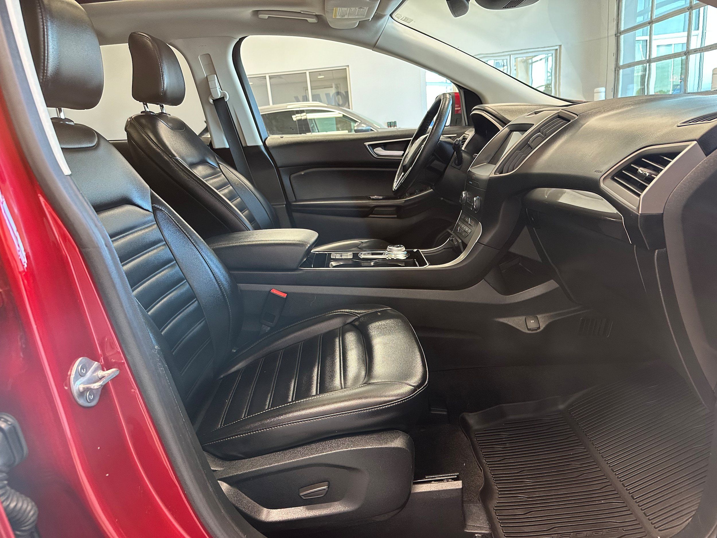 Used 2020 Ford Edge SEL AWD/4WD image 15