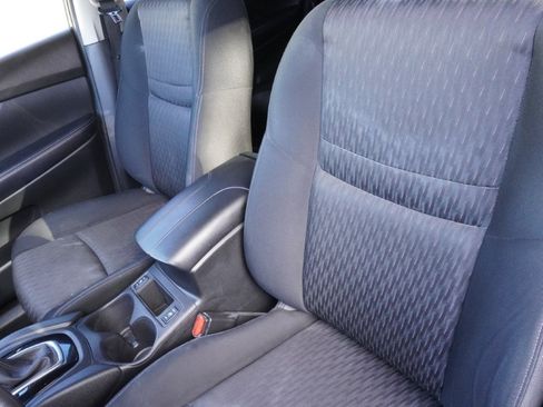 Used 2019 Nissan Rogue SV image 12