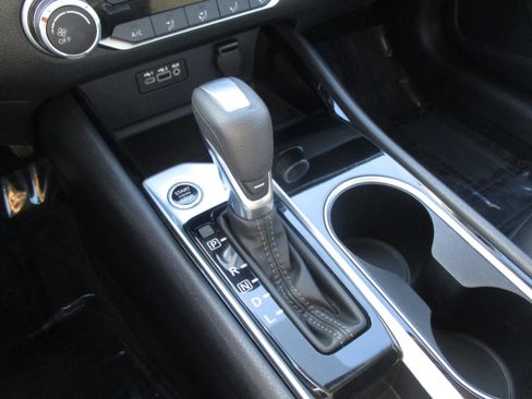 Used 2024 Nissan Altima 2.5 SV image 24