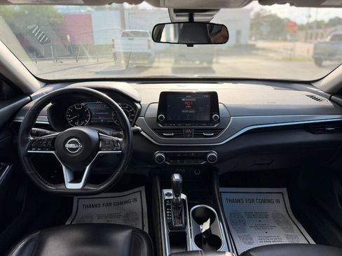 Used 2024 Nissan Altima 2.5 SR FWD image 17