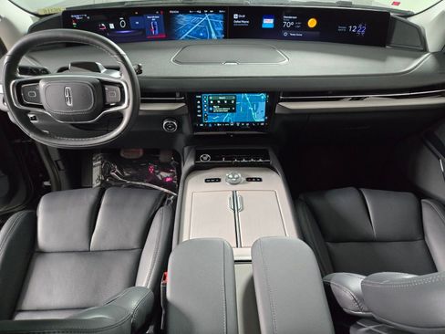 New 2026 Lincoln Navigator L Premier AWD/4WD image 15