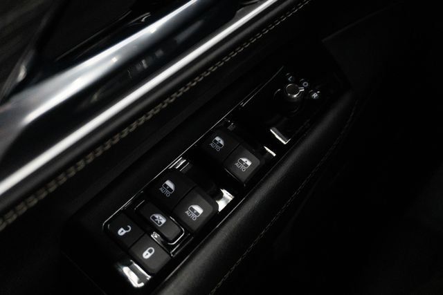 Used 2022 Jeep Wagoneer Series II RWD image 4