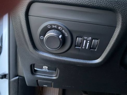 Used 2024 Jeep Grand Cherokee L Laredo AWD/4WD image 14