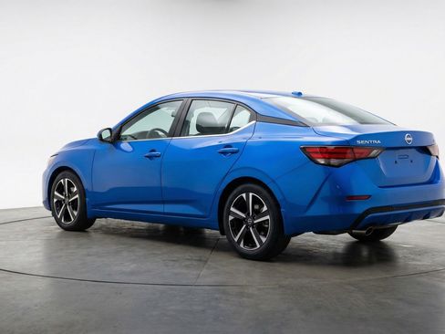 Used 2025 Nissan Sentra SV FWD image 6