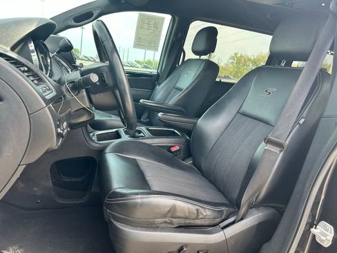 Used 2013 Chrysler Town & Country S image 12