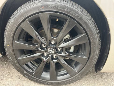 Certified 2025 MAZDA MAZDA3 s FWD image 10