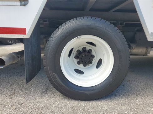 Used 2024 Ford E-350 and Econoline 350 Super Duty w/ Driver's Safety Package image 7