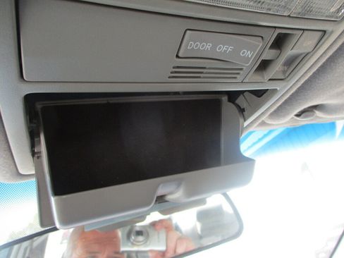 Used 2010 Toyota Camry LE FWD image 35