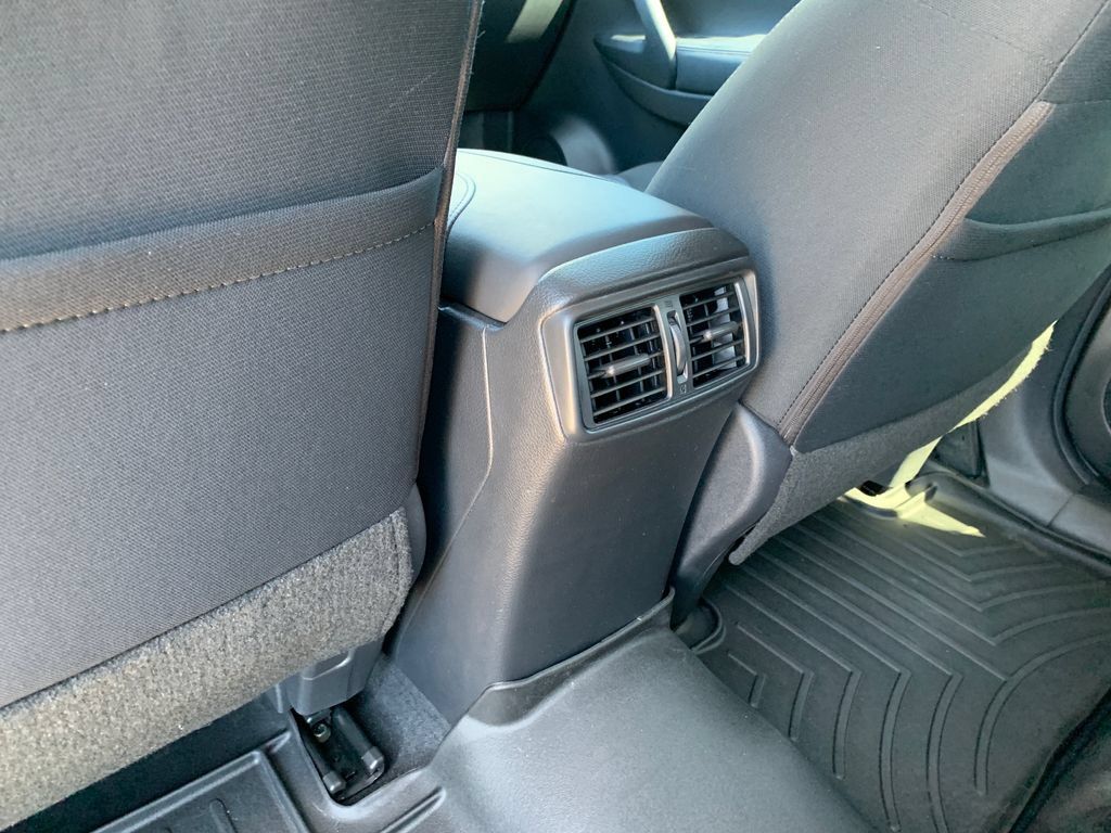 Used 2019 Nissan Rogue S w/ Special Edition Package FWD image 29