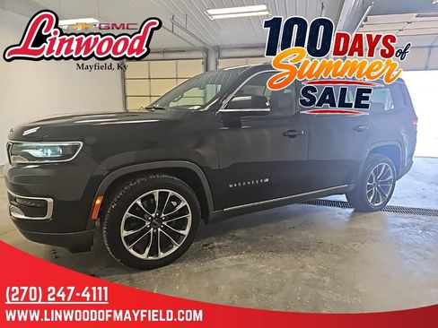 Used 2022 Jeep Wagoneer Series III w/ Premium Group I AWD/4WD image 5