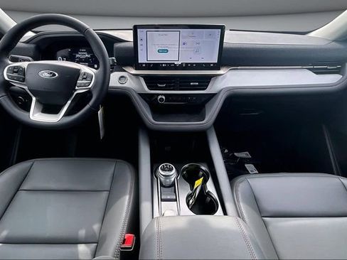 New 2026 Ford Explorer Active w/ Active Comfort Package image 5