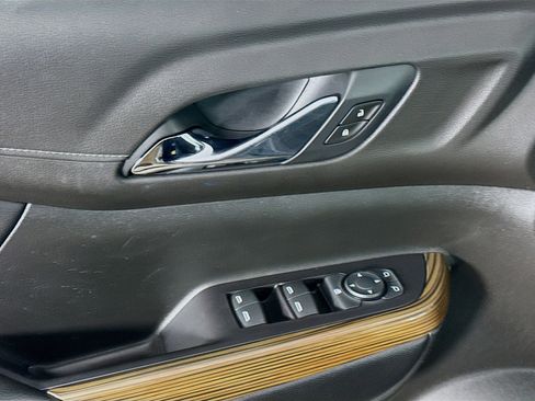 Used 2019 GMC Acadia SLE image 24