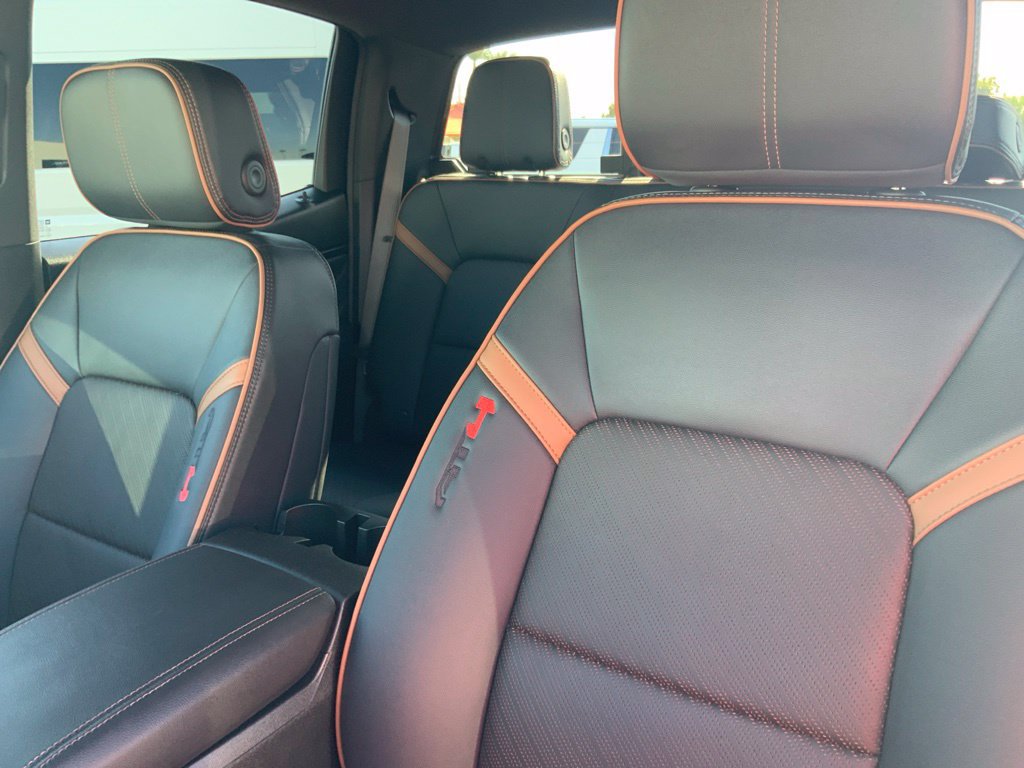 Used 2026 GMC Canyon AT4 w/ AT4 Premium Package AWD/4WD image 14