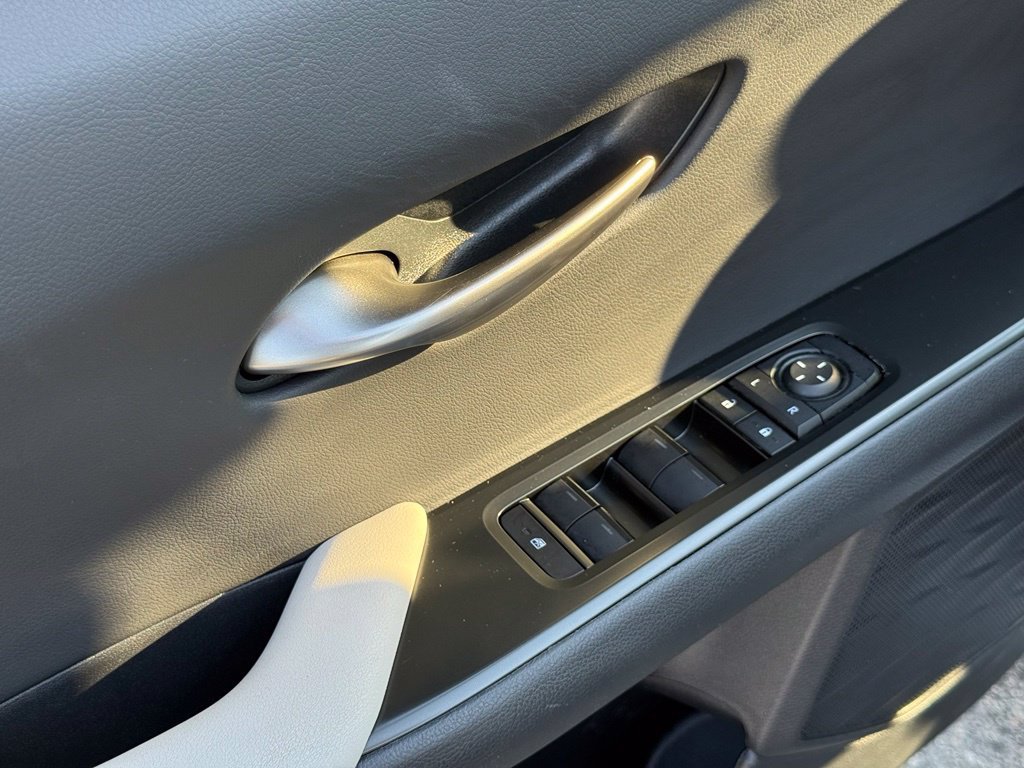 Certified 2025 Lexus UX 300h AWD w/ Accessory Package (Z1) image 24