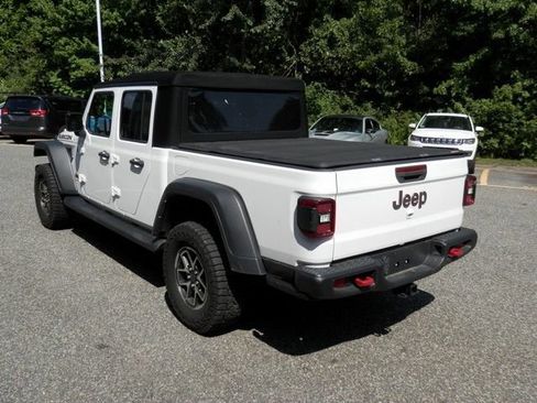 Used 2024 Jeep Gladiator Rubicon w/ Technology Group AWD/4WD image 6