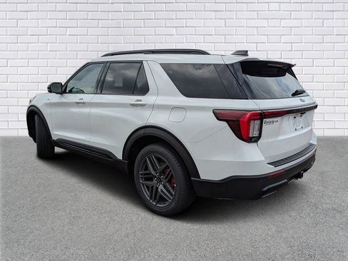 New 2026 Ford Explorer ST-Line w/ ST-Line Street Pack image 3