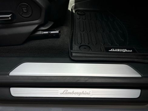 Used 2022 Lamborghini Urus image 42