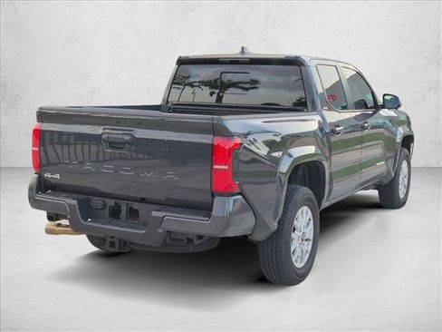 Used 2025 Toyota Tacoma SR5 w/ SR5 Upgrade Package AWD/4WD image 5