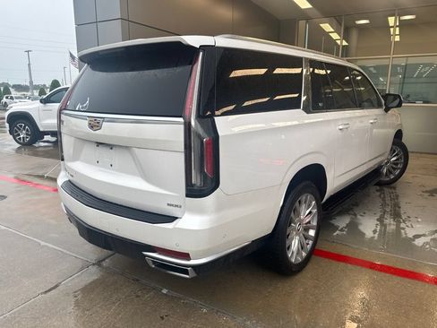 Used 2021 Cadillac Escalade ESV Premium Luxury RWD image 2