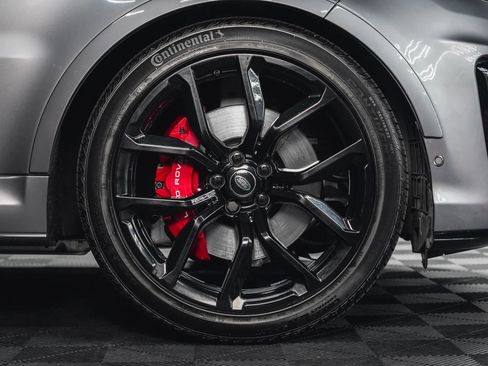 Used 2020 Land Rover Range Rover Sport SVR image 13