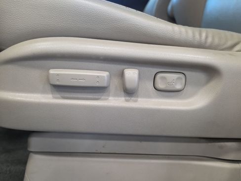 Used 2011 Honda Odyssey EX-L image 18