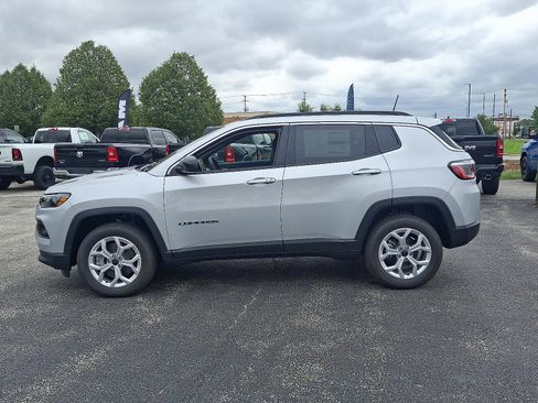 New 2025 Jeep Compass Latitude image 5