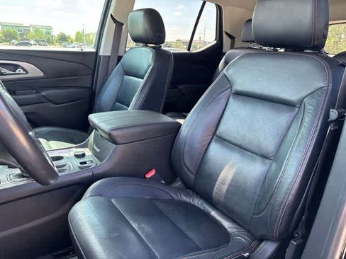 Used 2019 Chevrolet Traverse LT FWD image 22