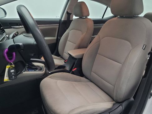 Used 2020 Hyundai Elantra SEL image 17