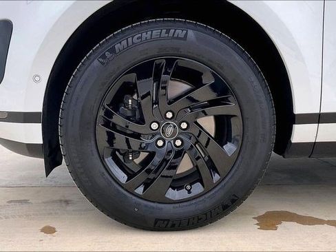 Used 2026 Land Rover Range Rover Evoque S image 9