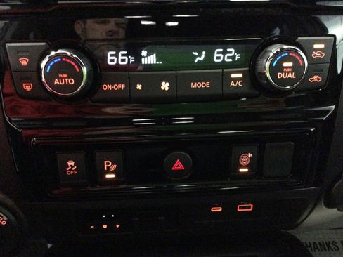 Used 2024 Nissan Titan PRO-4X w/ Pro-4x Utility Package image 34