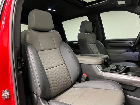 Used 2024 Chevrolet Silverado 2500 ZR2 w/ Technology Package image 55