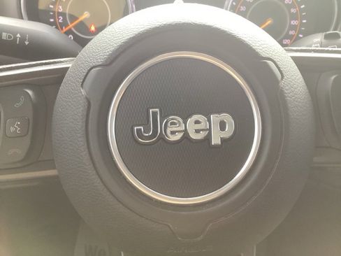 Used 2018 Jeep Wrangler Unlimited Sport image 25