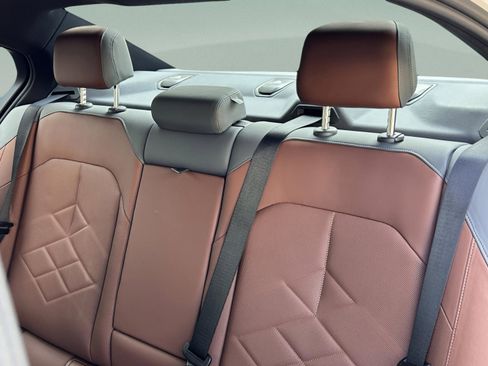 Used 2025 BMW i5 xDrive40 w/ Premium Package image 24