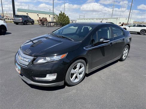 Used 2014 Chevrolet Volt FWD image 2