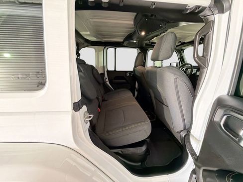 Used 2025 Jeep Wrangler Unlimited Sahara w/ Safety Group image 28