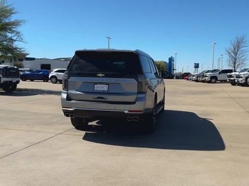 New 2026 Chevrolet Suburban High Country RWD image 8