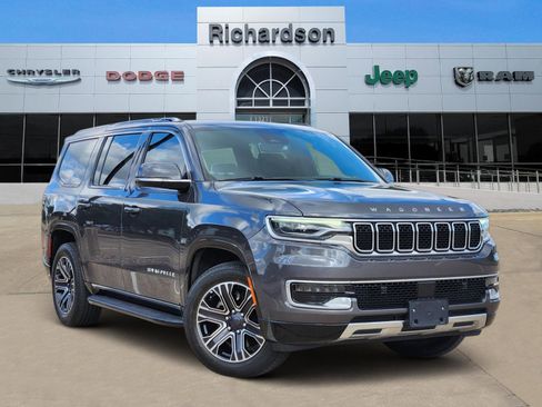 Used 2022 Jeep Wagoneer Series III w/ Flexible Seating Group AWD/4WD image 1