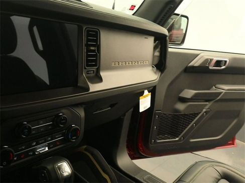 New 2025 Ford Bronco Badlands image 13