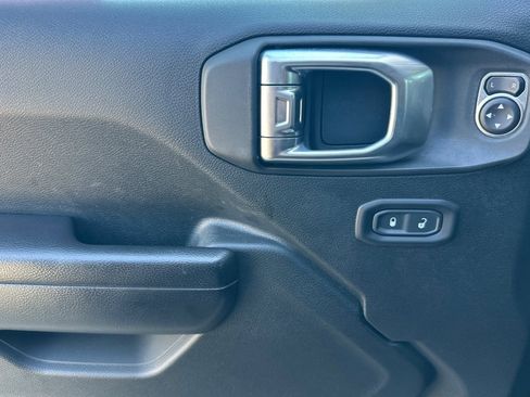 Used 2020 Jeep Wrangler Sport image 10