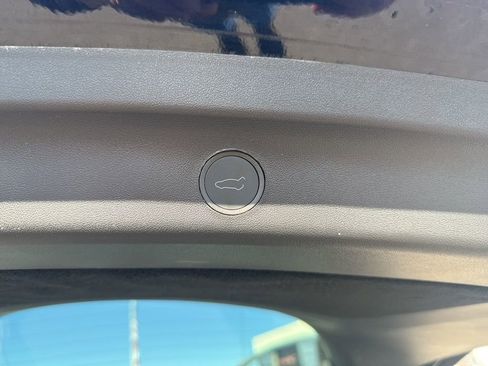 Used 2024 Tesla Model Y Long Range image 31