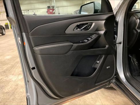 Used 2023 Chevrolet Traverse LT w/ LT Premium Package image 21