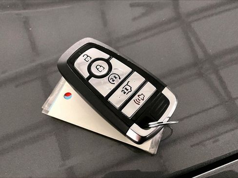 Certified 2022 Ford Explorer XLT w/ Equipment Group 202A image 9