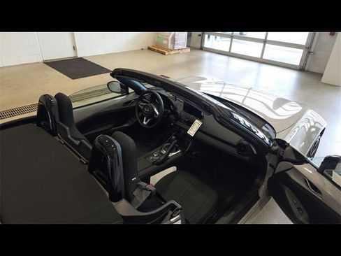 New 2025 MAZDA MX-5 Miata Club image 37
