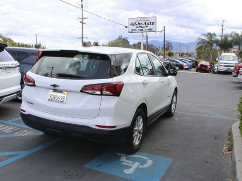 Used 2022 Chevrolet Equinox LS FWD image 8
