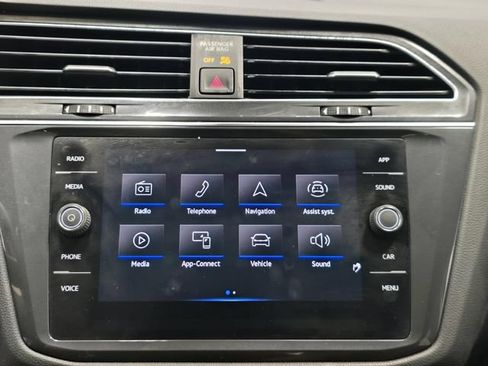 Used 2023 Volkswagen Tiguan SE FWD image 16
