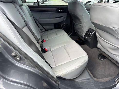 Used 2018 Subaru Outback 2.5i Limited image 16