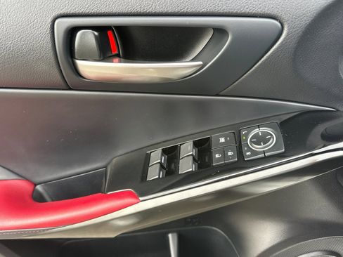 Used 2022 Lexus IS 300 image 11