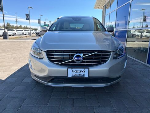 Used 2017 Volvo XC60 T5 Inscription w/ Advanced Package AWD/4WD image 3